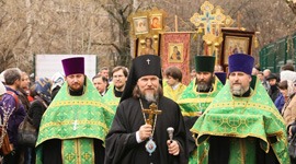 Закладка капсулы в основание храма Св. Царственных Страстотерпцев