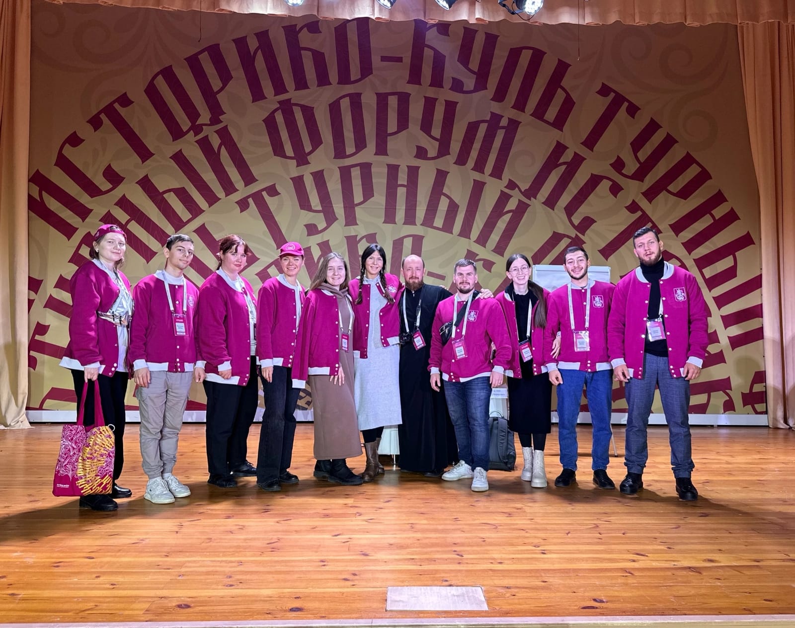 Молодежь храма Святых Царственных Страстотерпцев в Войковском районе г. Москвы приняла участие во Всероссийском образовательном проекте «Истоки. Школа»